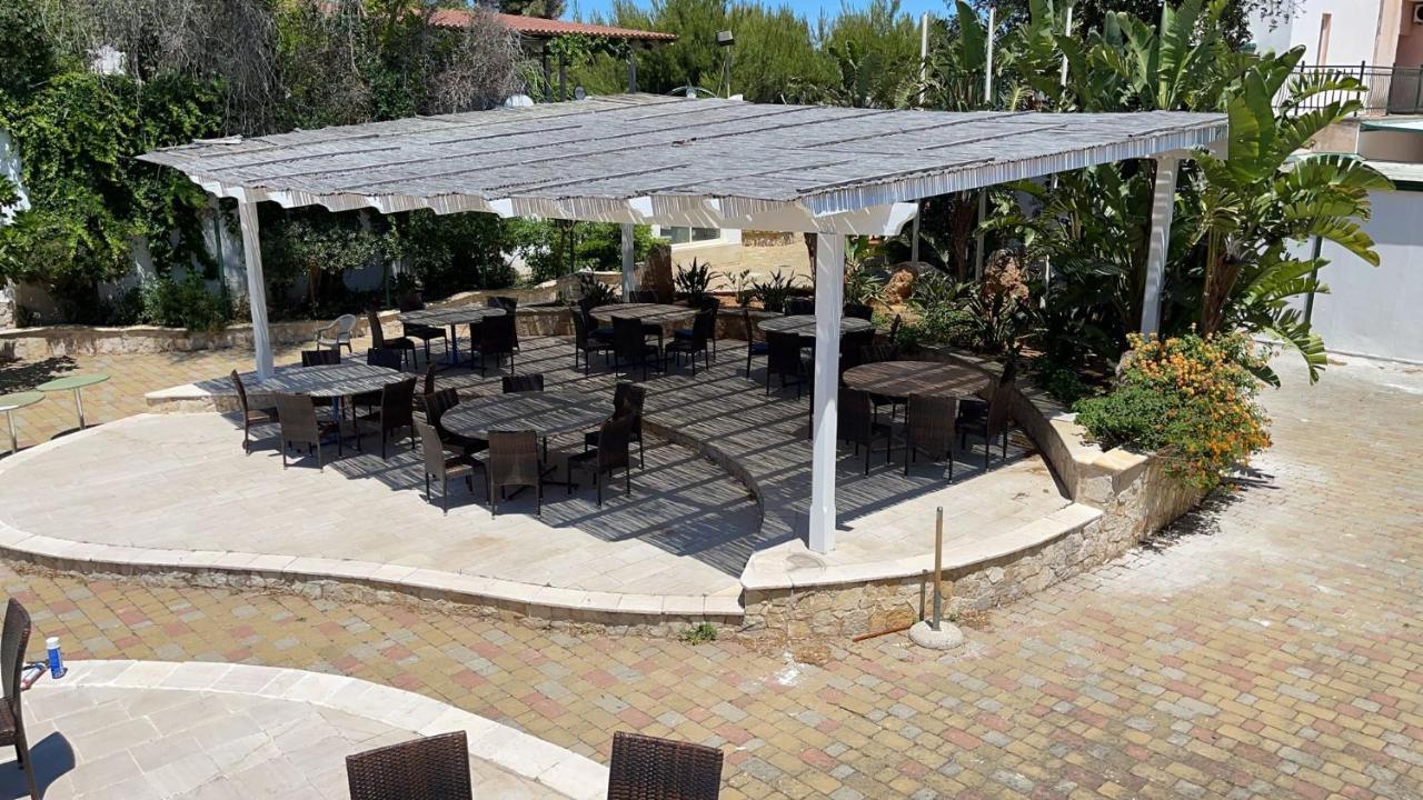 Hotel Gatto Bianco Casalabate Lecce Exterior foto